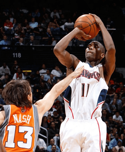 对受伤球员 对受伤球员